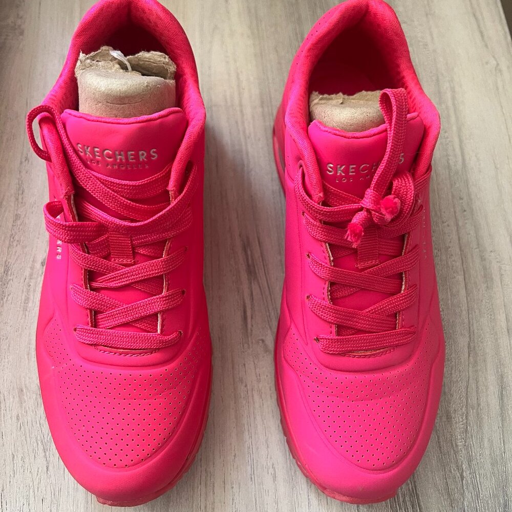 Skechers